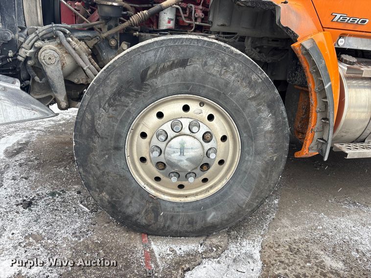 image for item YA2031 2020 Kenworth T880 dump truck