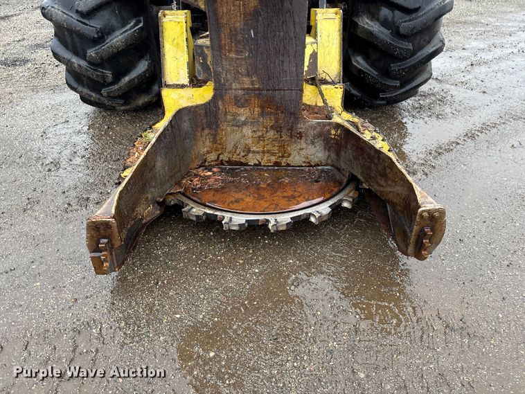 image for item YA2205 2009 John Deere 843J feller buncher