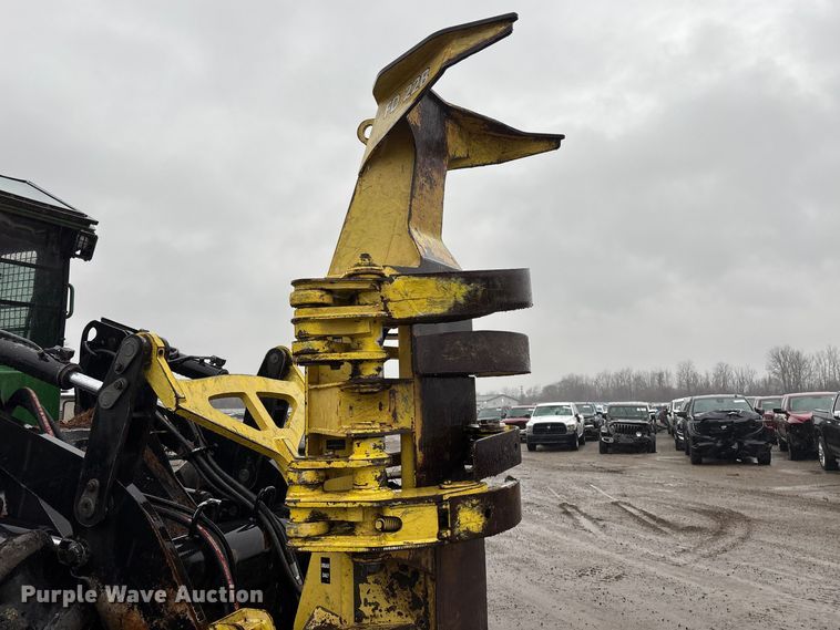 image for item YA2205 2009 John Deere 843J feller buncher