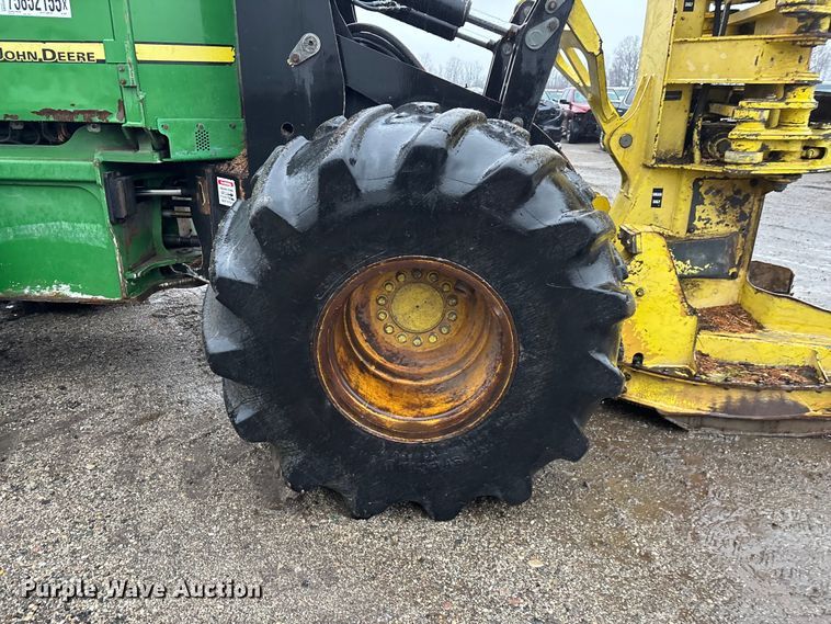 image for item YA2205 2009 John Deere 843J feller buncher