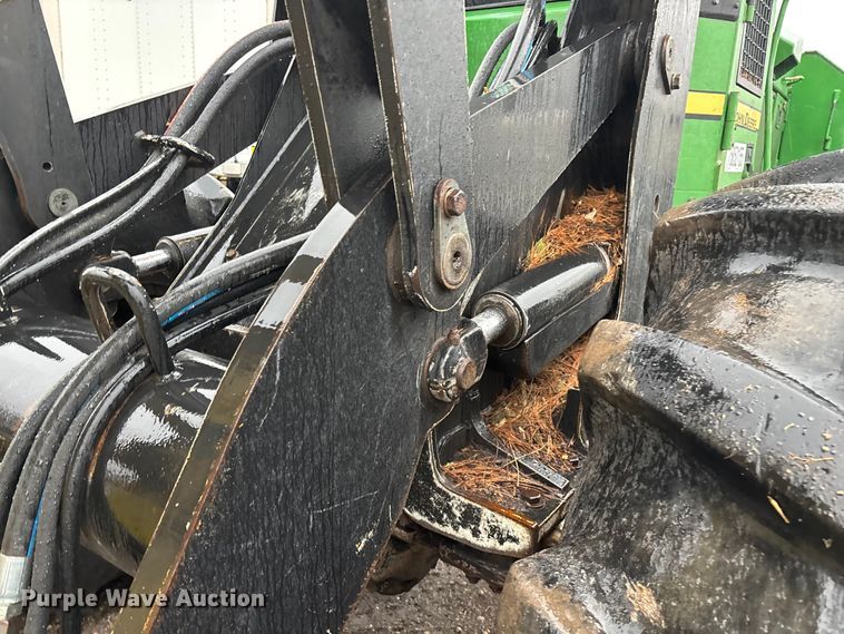 image for item YA2205 2009 John Deere 843J feller buncher