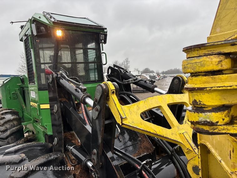 image for item YA2205 2009 John Deere 843J feller buncher