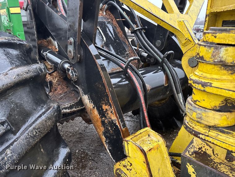 image for item YA2205 2009 John Deere 843J feller buncher