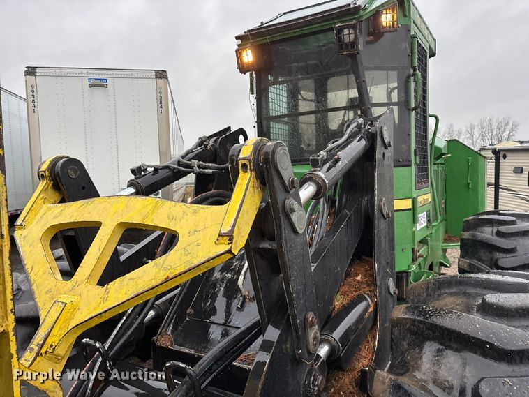 image for item YA2205 2009 John Deere 843J feller buncher