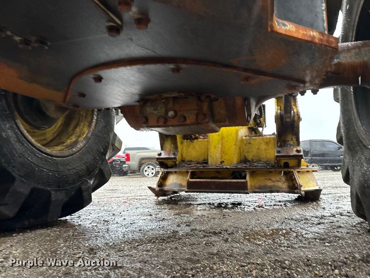 image for item YA2205 2009 John Deere 843J feller buncher