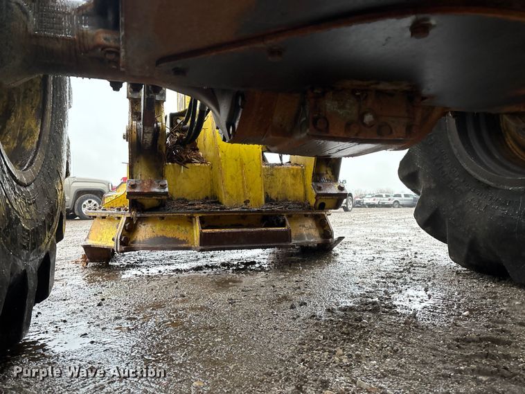 image for item YA2205 2009 John Deere 843J feller buncher