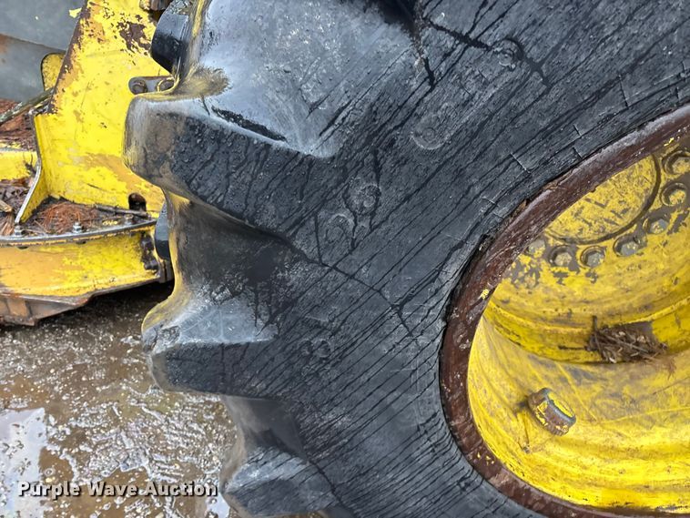 image for item YA2205 2009 John Deere 843J feller buncher