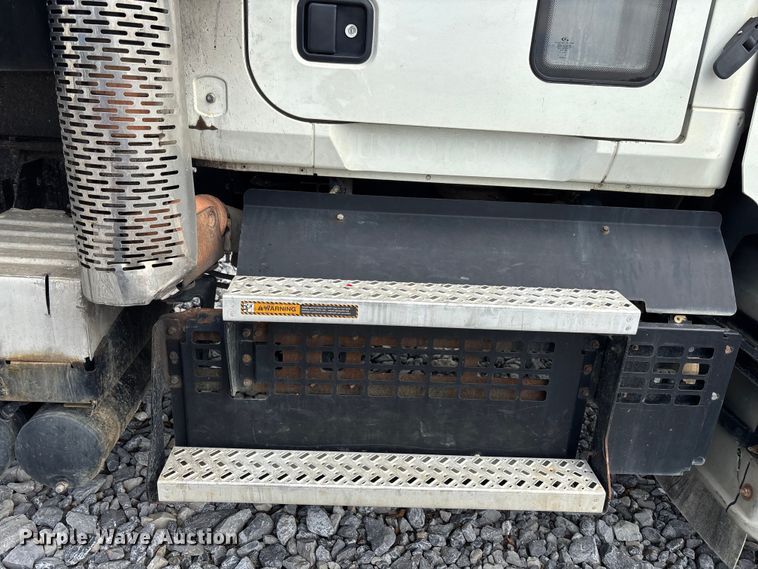 image for item YA2234 2019 Mack GR64F dump truck