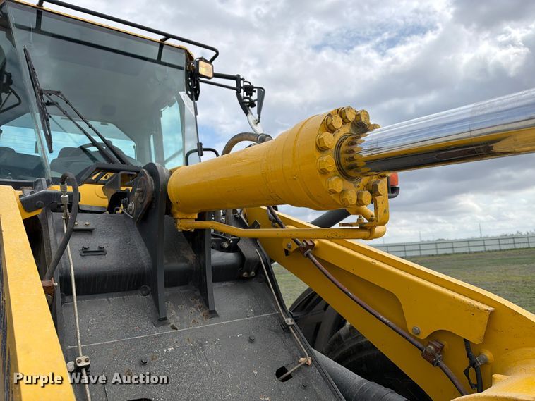 image for item YA2642 2023 Komatsu WA380-8 wheel loader