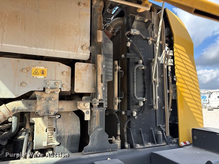 image for item YA2894 2023 Komatsu WA320-8 wheel loader