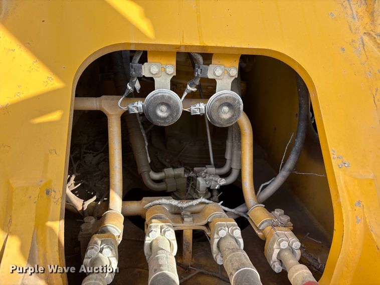 image for item YA2895 2022 Komatsu PC210LC-11 excavator