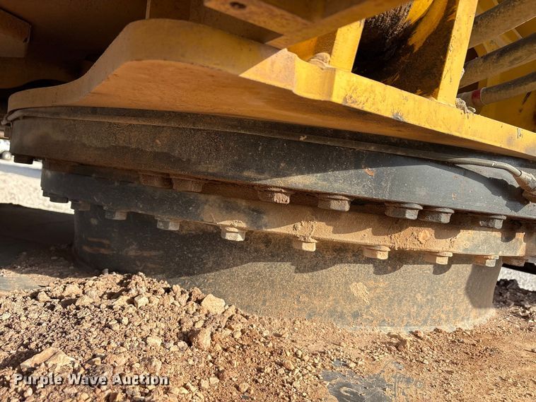 image for item YA2895 2022 Komatsu PC210LC-11 excavator