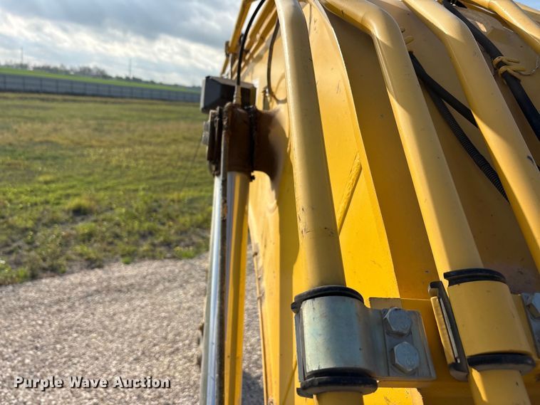 image for item YA2895 2022 Komatsu PC210LC-11 excavator