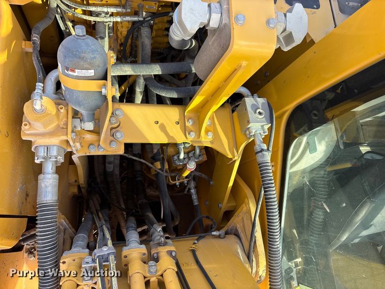 image for item YA2895 2022 Komatsu PC210LC-11 excavator