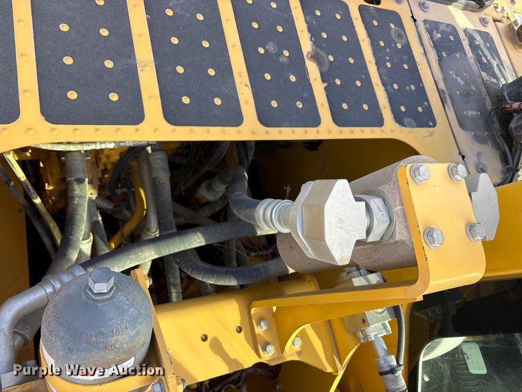 image for item YA2895 2022 Komatsu PC210LC-11 excavator