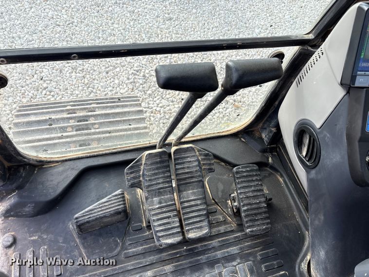 image for item YA2895 2022 Komatsu PC210LC-11 excavator