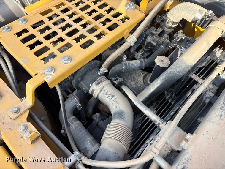 image for item YA2895 2022 Komatsu PC210LC-11 excavator