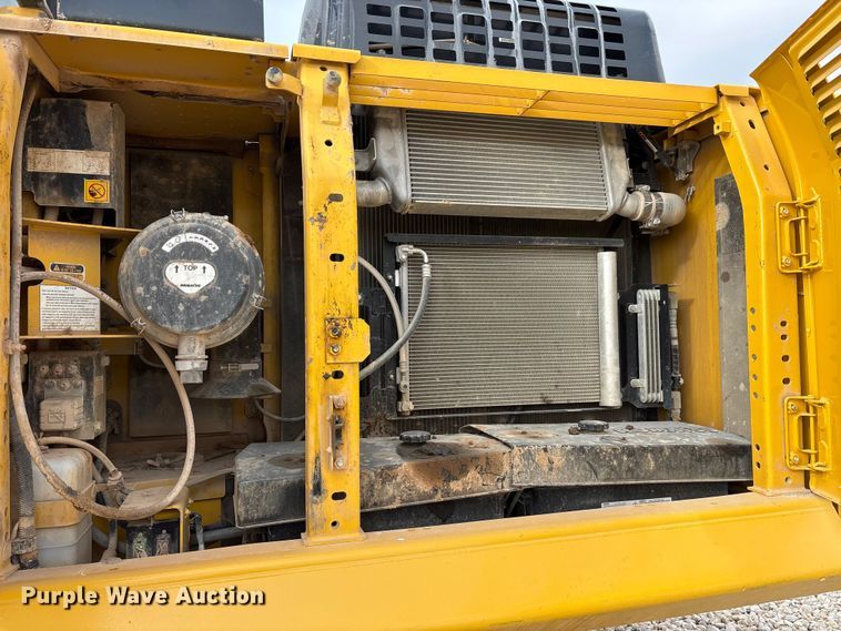 image for item YA2895 2022 Komatsu PC210LC-11 excavator