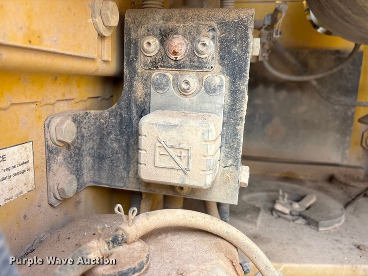 image for item YA2895 2022 Komatsu PC210LC-11 excavator