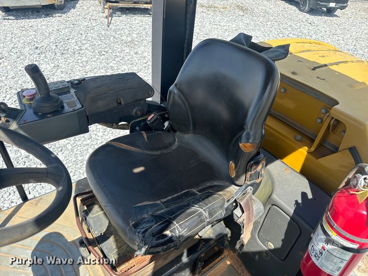 image for item YA2899 2012 Caterpillar CP54B single drum vibratory roller