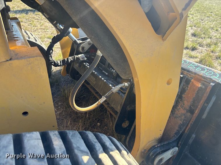 image for item YA2909 2024 Caterpillar 299D3 XE tracked skid steer loader
