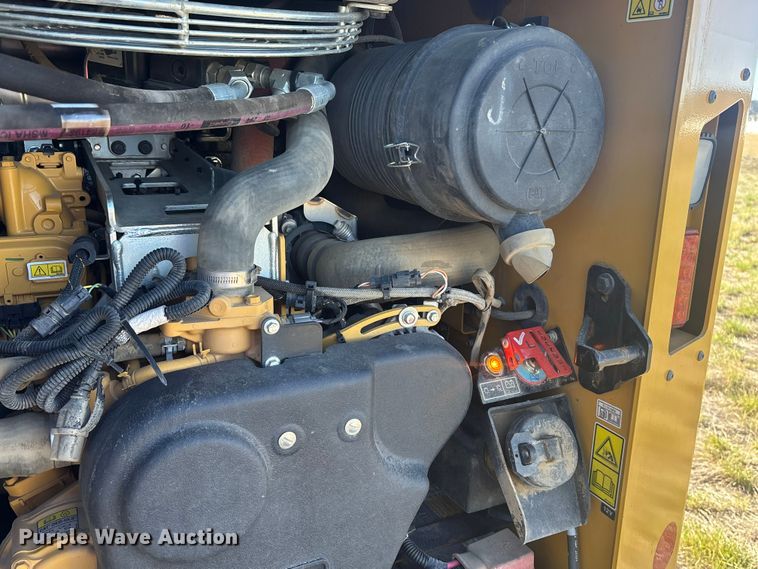image for item YA2909 2024 Caterpillar 299D3 XE tracked skid steer loader