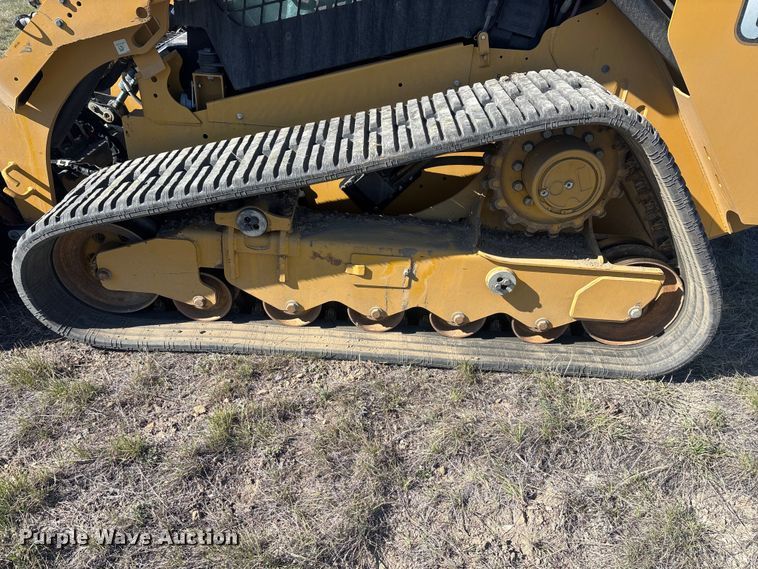 image for item YA2909 2024 Caterpillar 299D3 XE tracked skid steer loader