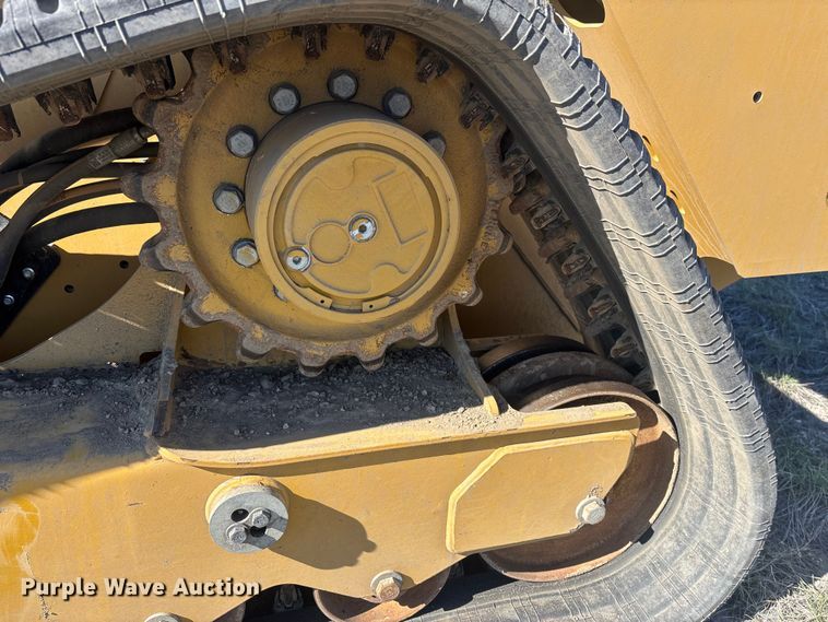 image for item YA2909 2024 Caterpillar 299D3 XE tracked skid steer loader