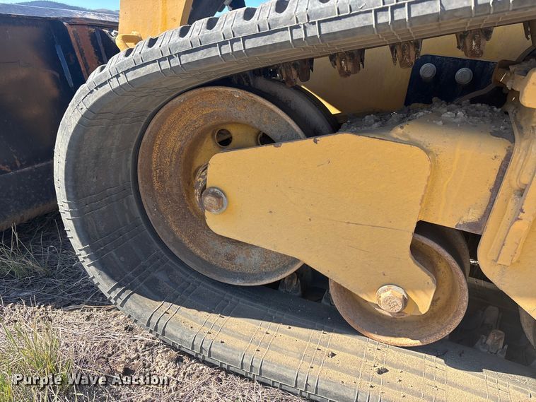 image for item YA2909 2024 Caterpillar 299D3 XE tracked skid steer loader