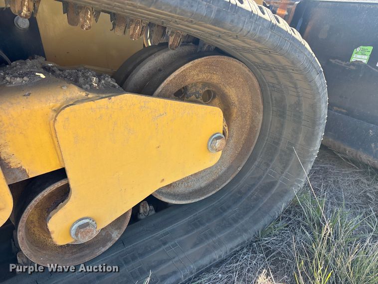 image for item YA2909 2024 Caterpillar 299D3 XE tracked skid steer loader