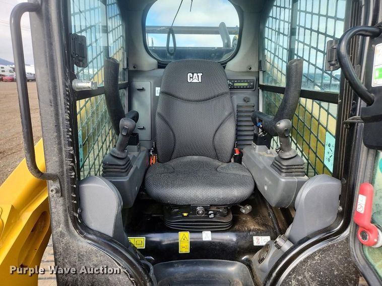 image for item YA2910 2023 Caterpillar 299D3 XE tracked skid steer loader
