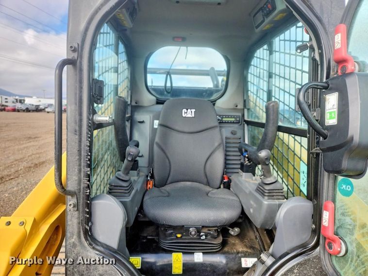 image for item YA2910 2023 Caterpillar 299D3 XE tracked skid steer loader