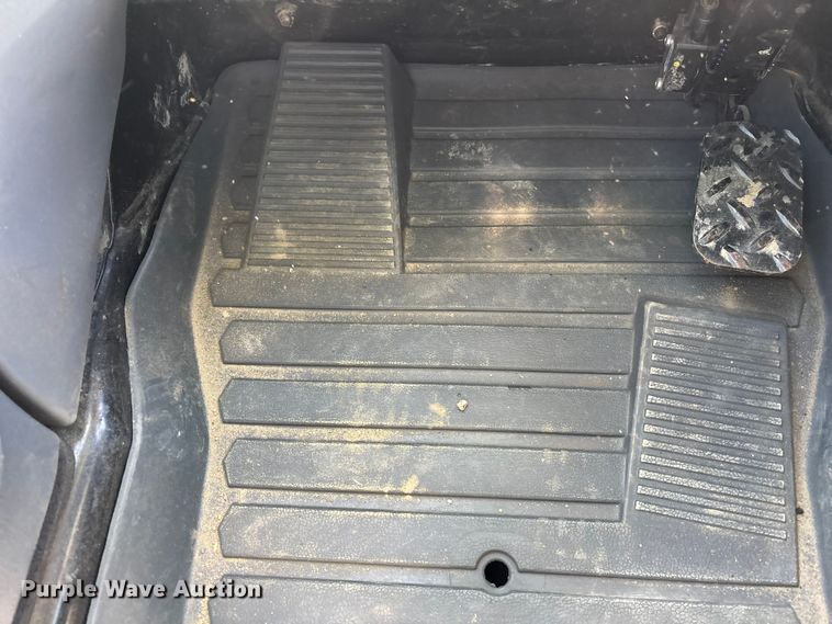 image for item YA2910 2024 Caterpillar 299D3 XE tracked skid steer loader