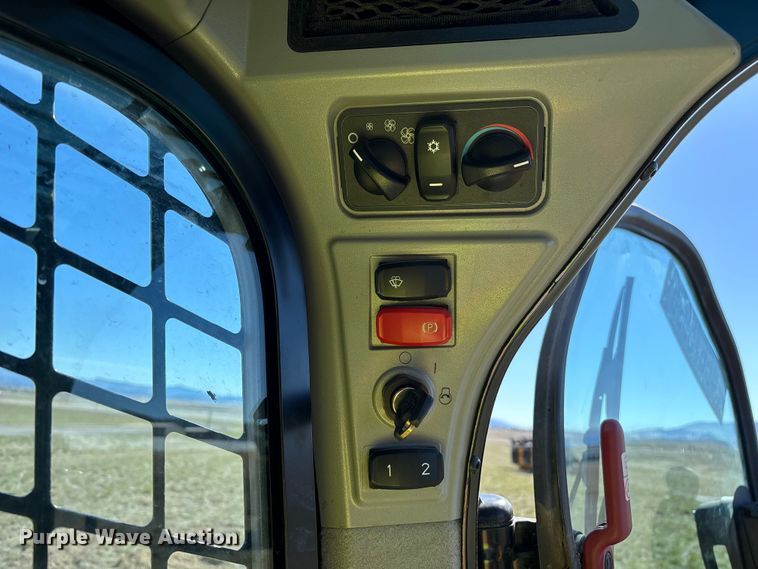 image for item YA2910 2024 Caterpillar 299D3 XE tracked skid steer loader