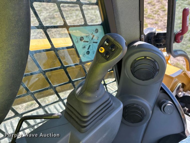 image for item YA2910 2024 Caterpillar 299D3 XE tracked skid steer loader