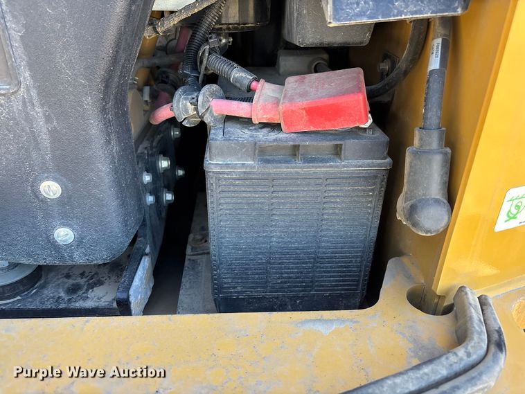 image for item YA2910 2024 Caterpillar 299D3 XE tracked skid steer loader