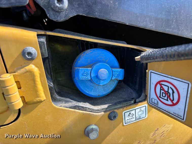 image for item YA2910 2024 Caterpillar 299D3 XE tracked skid steer loader