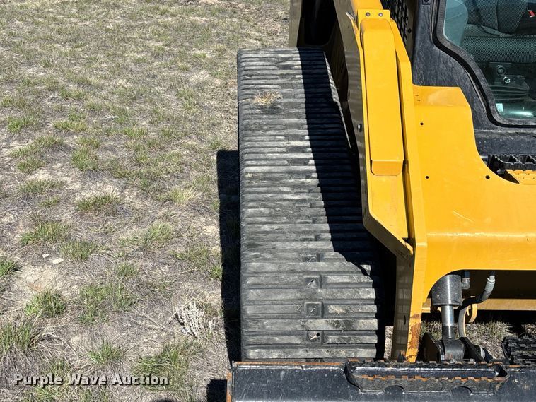 image for item YA2910 2024 Caterpillar 299D3 XE tracked skid steer loader
