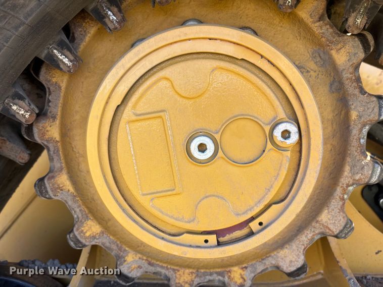 image for item YA2910 2024 Caterpillar 299D3 XE tracked skid steer loader