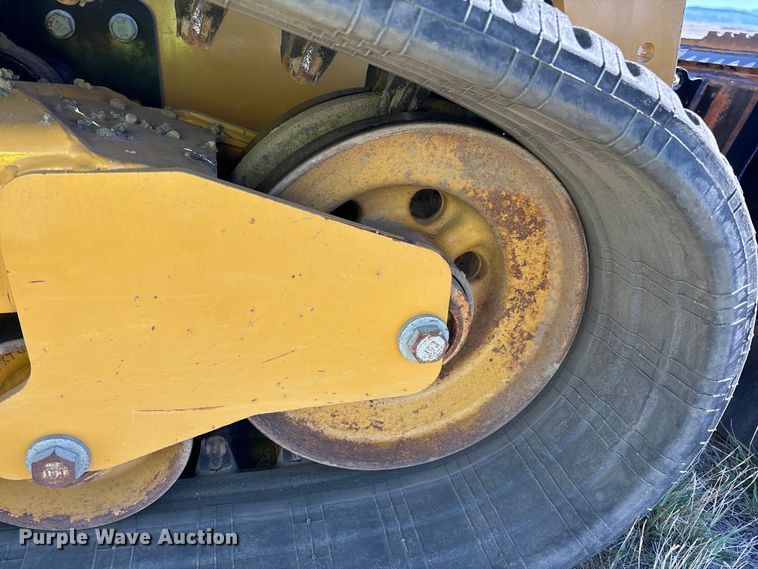 image for item YA2910 2024 Caterpillar 299D3 XE tracked skid steer loader