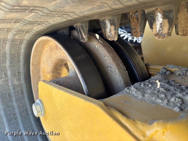 image for item YA2910 2024 Caterpillar 299D3 XE tracked skid steer loader