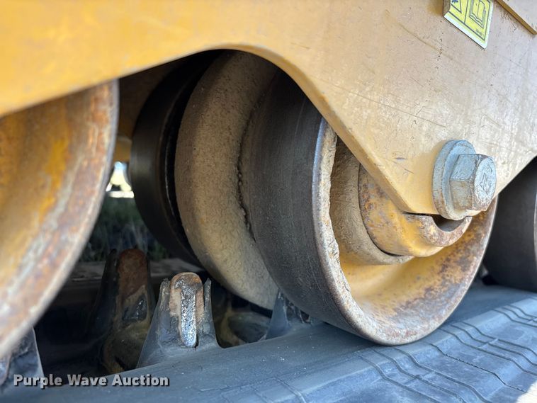 image for item YA2910 2024 Caterpillar 299D3 XE tracked skid steer loader