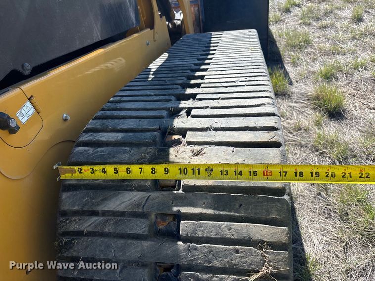 image for item YA2910 2024 Caterpillar 299D3 XE tracked skid steer loader