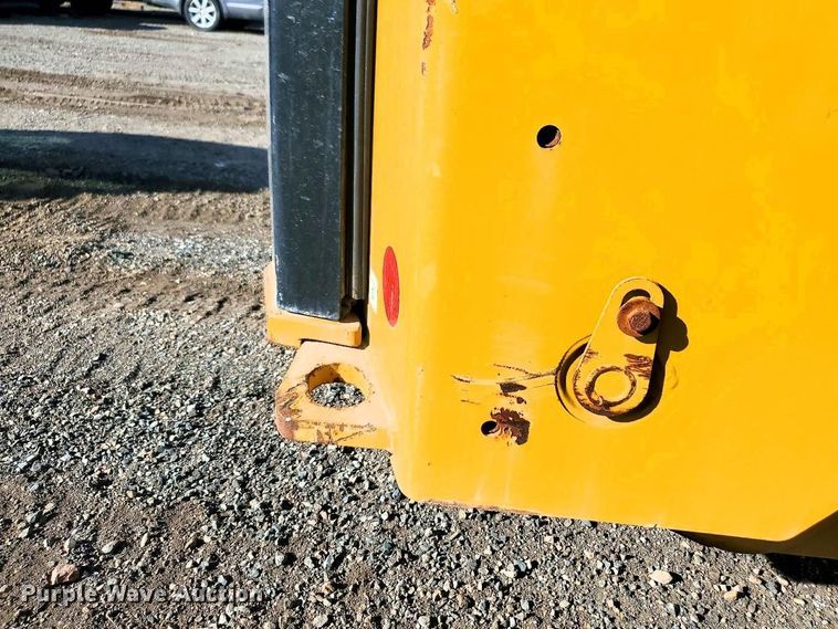 image for item YA2914 2018 Caterpillar 272D2 skid steer loader