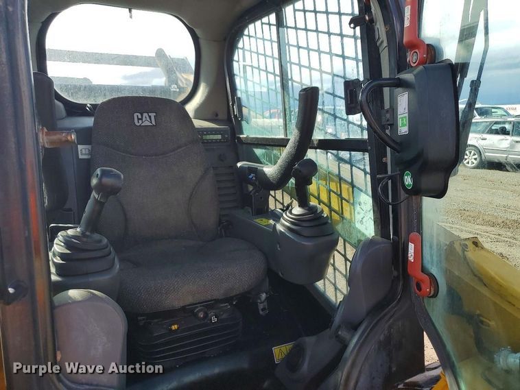 image for item YA2914 2018 Caterpillar 272D2 skid steer loader