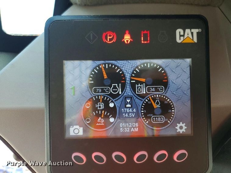 image for item YA2914 2018 Caterpillar 272D2 skid steer loader