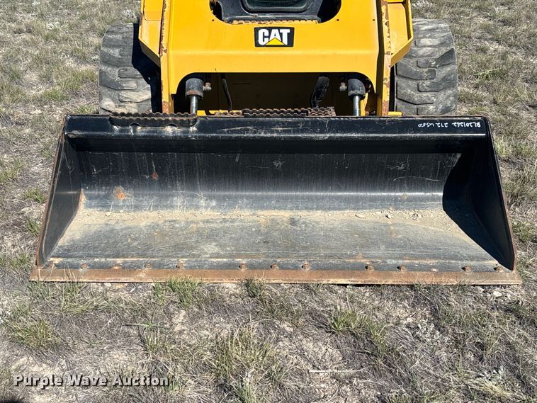 image for item YA2914 2019 Caterpillar 272D2 skid steer loader