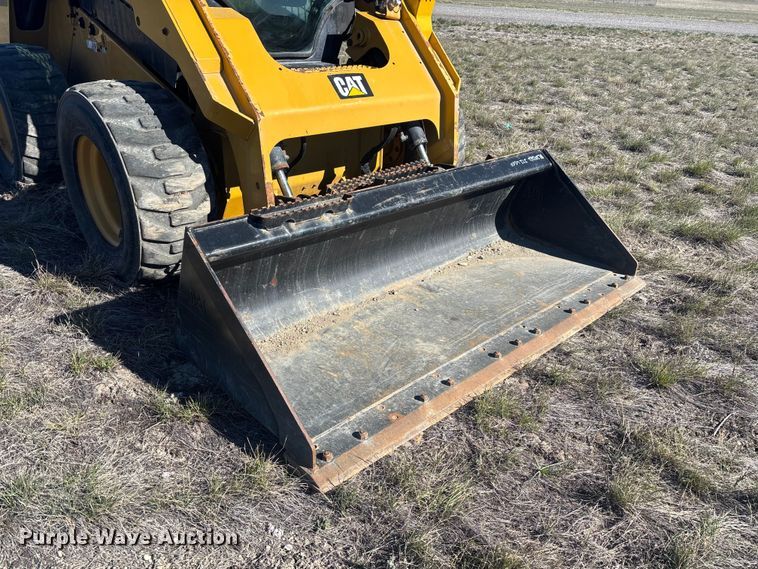 image for item YA2914 2019 Caterpillar 272D2 skid steer loader