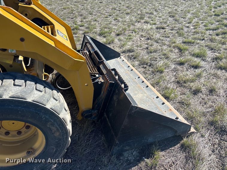 image for item YA2914 2019 Caterpillar 272D2 skid steer loader