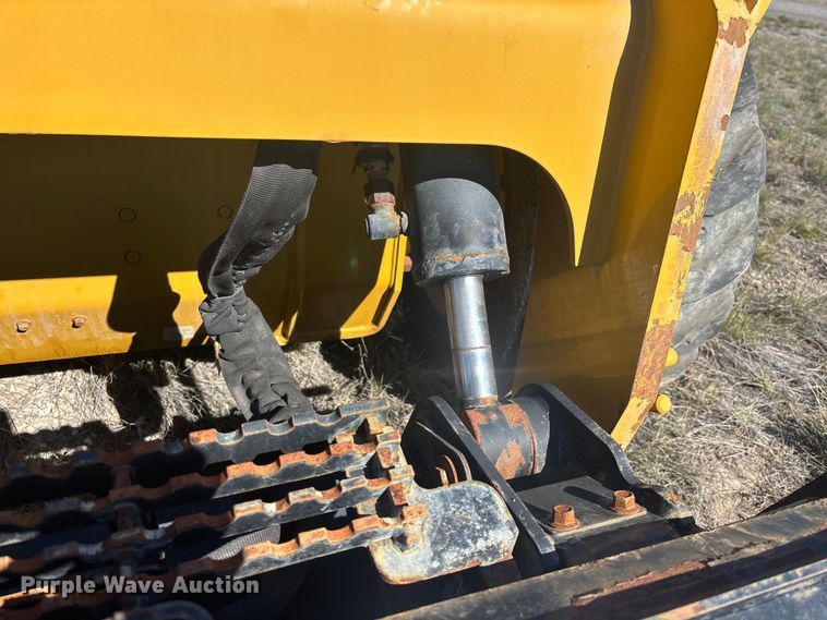 image for item YA2914 2019 Caterpillar 272D2 skid steer loader